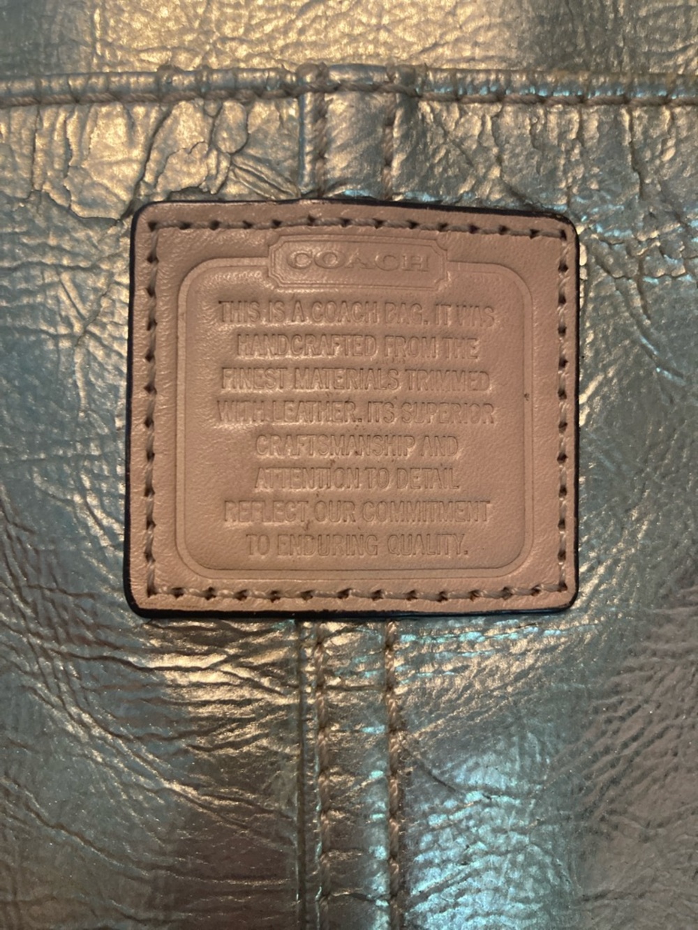 Coach Metallic Gold Crossbody with Beige Trim, perfect for spring and summer ๐ธ๐ธ๐ธ - Picture 3 of 10
